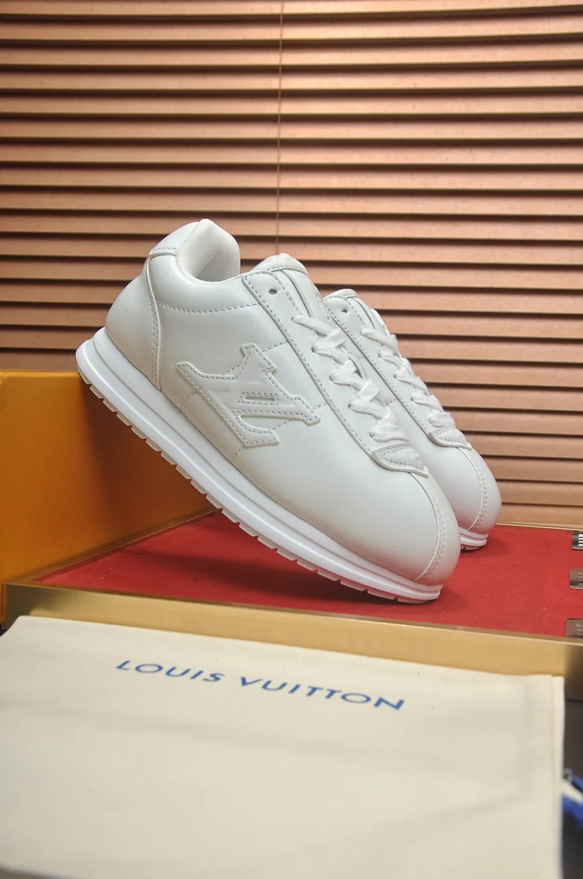 Men's men's shoes 💰700💶[LOUIS VUITTON] new original order 🍀LV Louis Vuitton * - top version of LV classic trendy shoes! Made of imported original fabrics, mesh lining, and original wear-resistant rubber foam outsole! High quality products! Size (female 35-40)